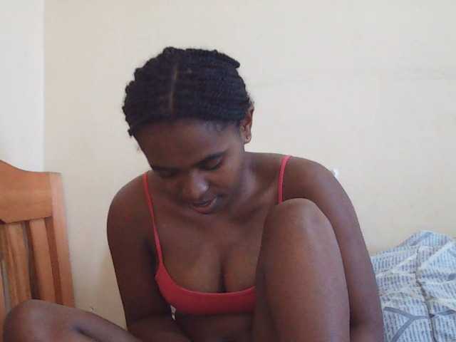 Sweetdiva2 live cam on BongaCams