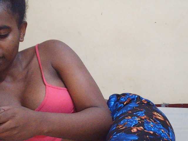 Sweetdiva2 live cam on BongaCams
