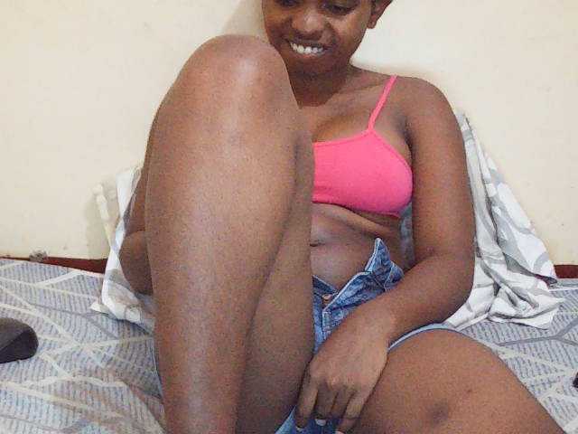 Sweetdiva2 live cam on BongaCams
