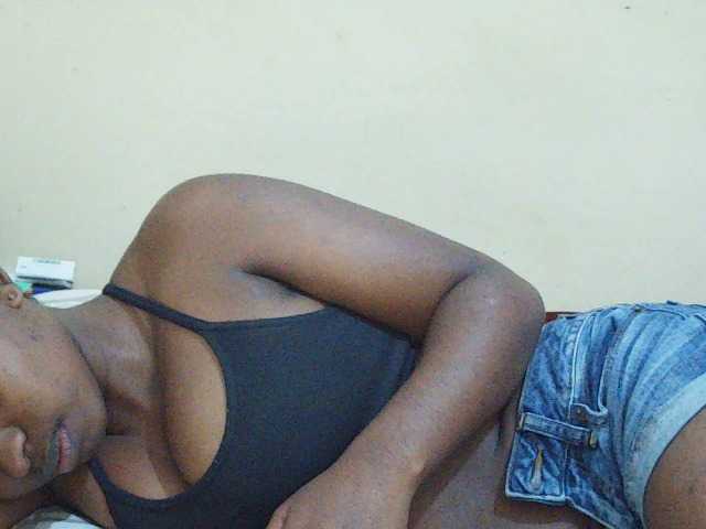 Sweetdiva2 live cam on BongaCams