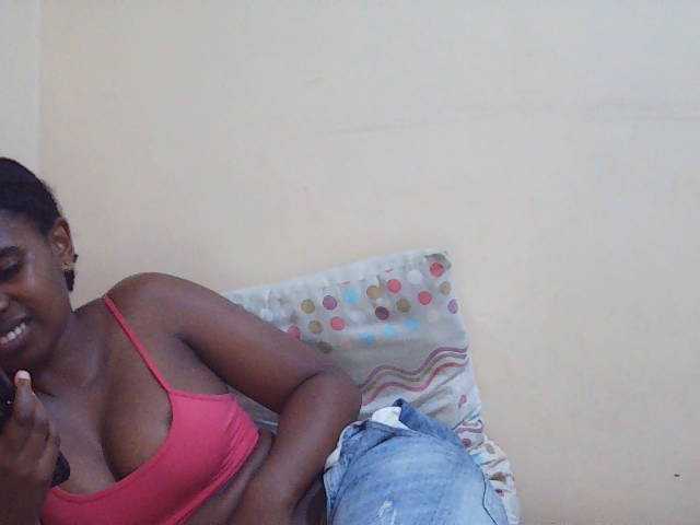 Sweetdiva2 live cam on BongaCams