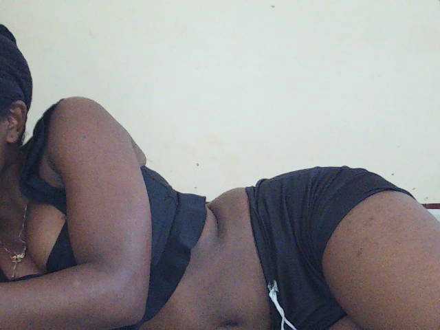 Sweetdiva2 live cam on BongaCams