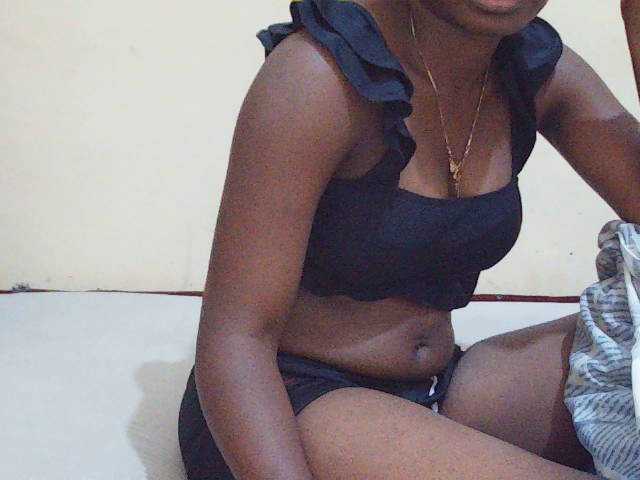 Sweetdiva2 live cam on BongaCams