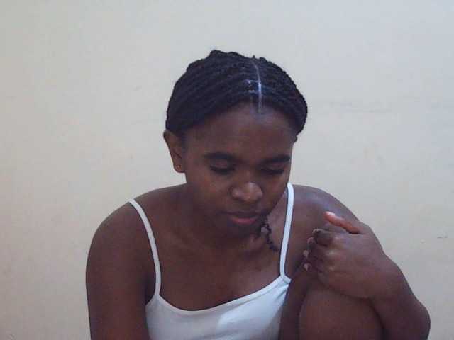 Sweetdiva2 live cam on BongaCams