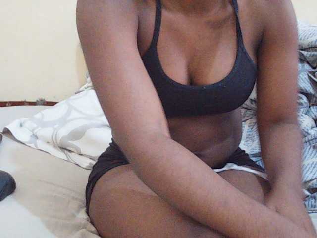 Sweetdiva2 live cam on BongaCams