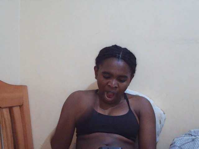 Sweetdiva2 live cam on BongaCams