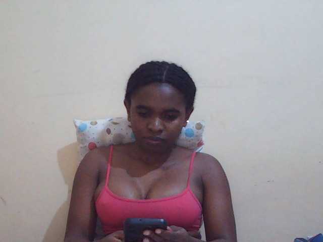 Sweetdiva2 live cam on BongaCams