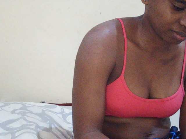 le modèle Sweetdiva2 est en webcam porno dans un show sur le site bongacams, il possède les tags suivants: Ebony,Brunette,Shaved