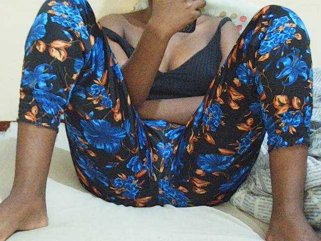 Sweetdiva2 live cam on BongaCams