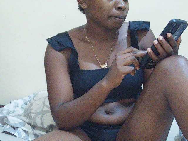 Sweetdiva2 live cam on BongaCams