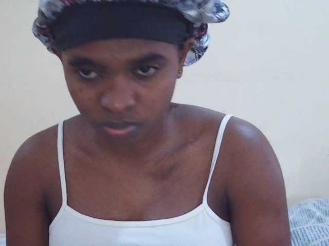 Sweetdiva2 live cam on BongaCams
