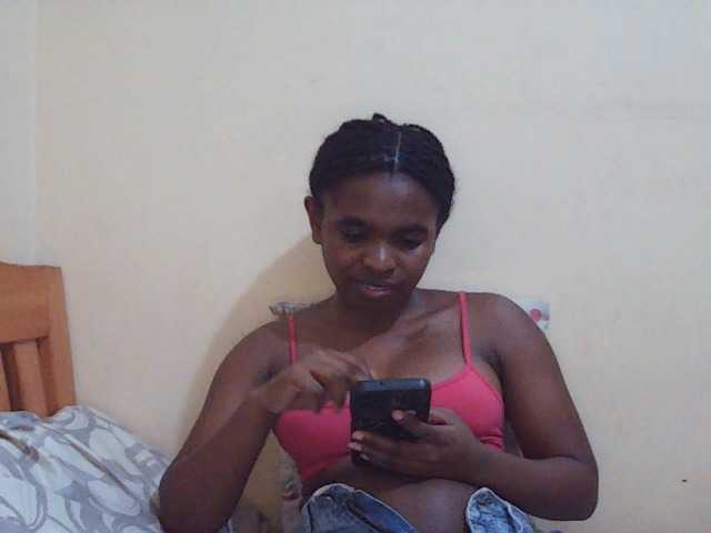 Sweetdiva2 live cam on BongaCams