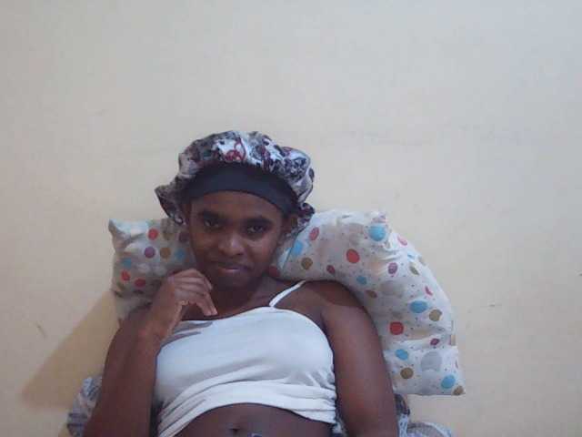Sweetdiva2 live cam on BongaCams
