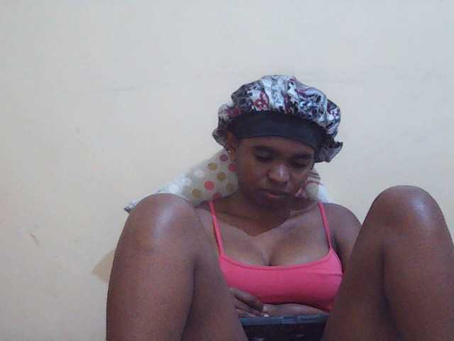 Sweetdiva2 live cam on BongaCams
