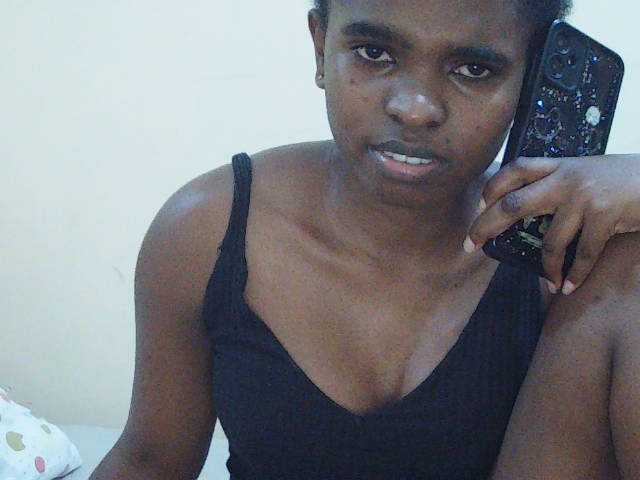Sweetdiva2 live cam on BongaCams
