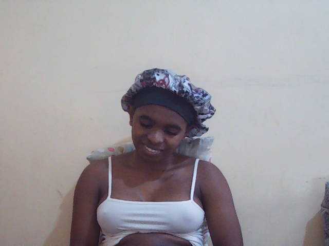 Sweetdiva2 live cam on BongaCams