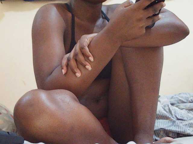 Sweetdiva2 live cam on BongaCams