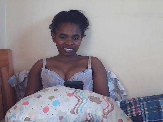 Sweetdiva2 live cam on BongaCams