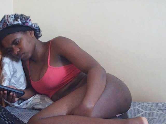 Sweetdiva2 live cam on BongaCams