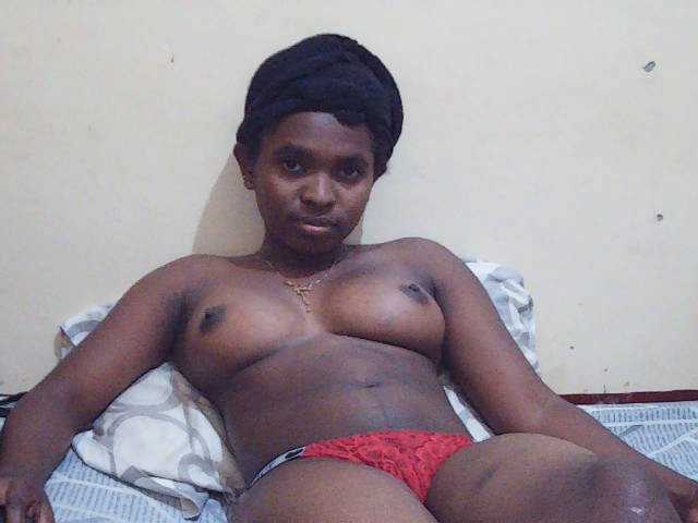 Sweetdiva2 live cam on BongaCams