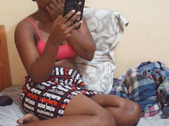 Sweetdiva2 live cam on BongaCams