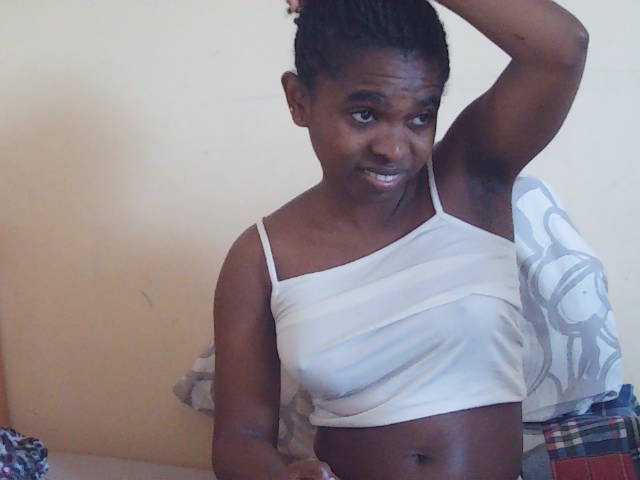 Sweetdiva2 live cam on BongaCams