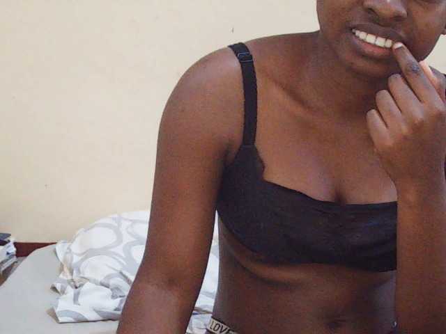 Sweetdiva2 live webcam show