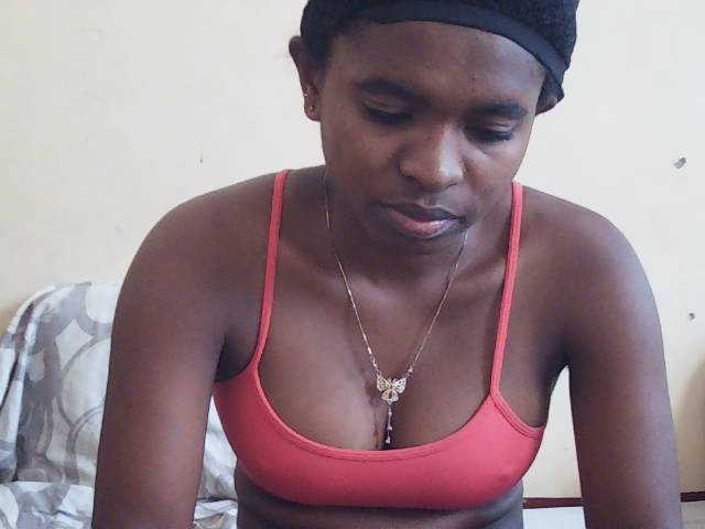 Sweetdiva2 live cam on BongaCams