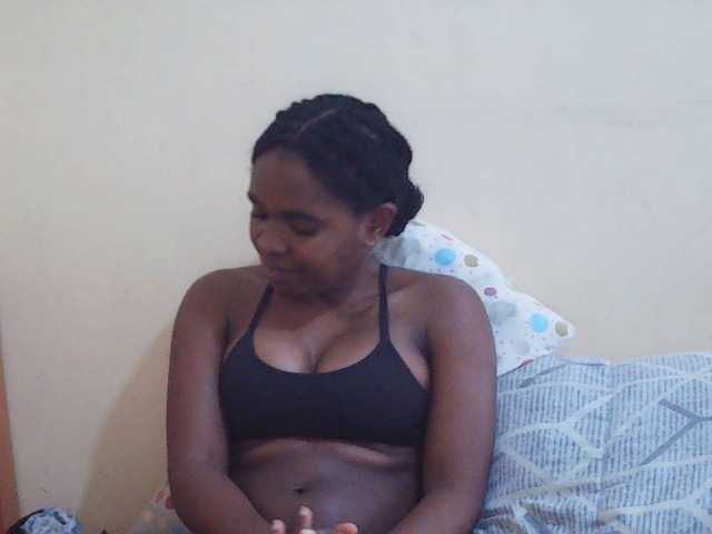 Sweetdiva2 live cam on BongaCams