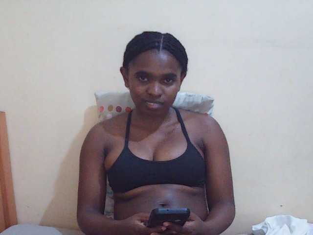 Sweetdiva2 live cam on BongaCams