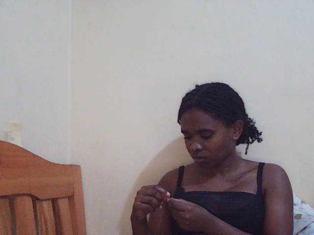 Sweetdiva2 live cam on BongaCams