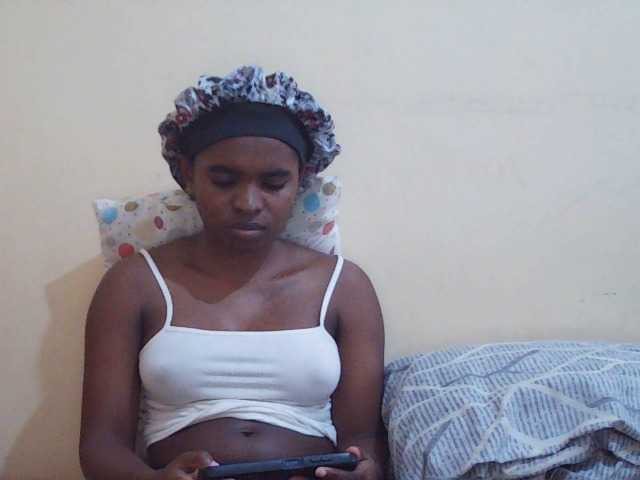 Sweetdiva2 live cam on BongaCams