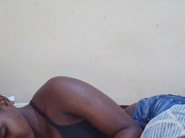 Sweetdiva2 live webcam show