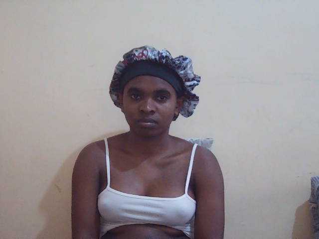 Sweetdiva2 live cam on BongaCams