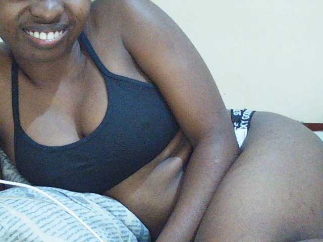 Sweetdiva2 live cam on BongaCams