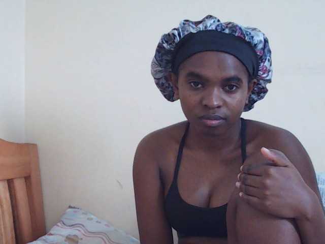 Sweetdiva2 live cam on BongaCams
