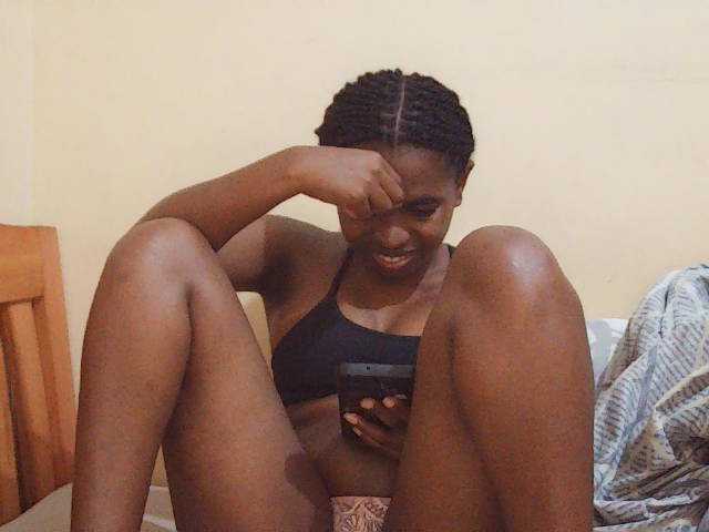 Sweetdiva2 live cam on BongaCams