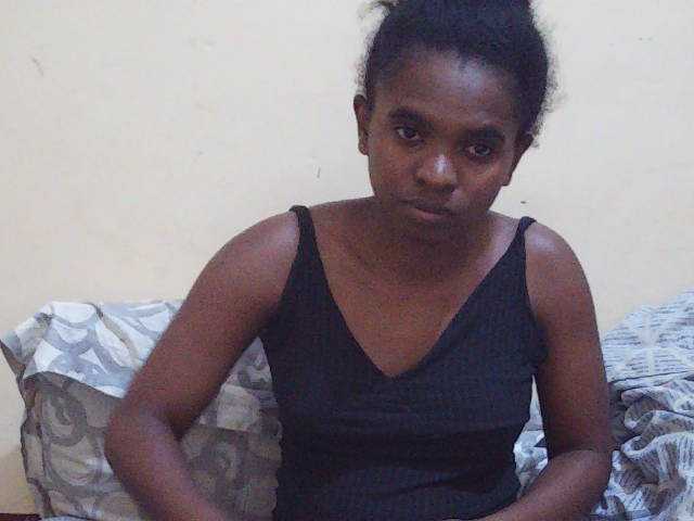 Sweetdiva2 live cam on BongaCams