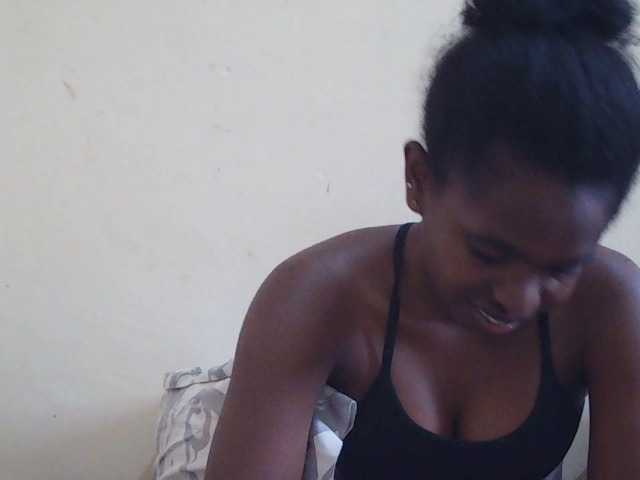 Sweetdiva2 live cam on BongaCams