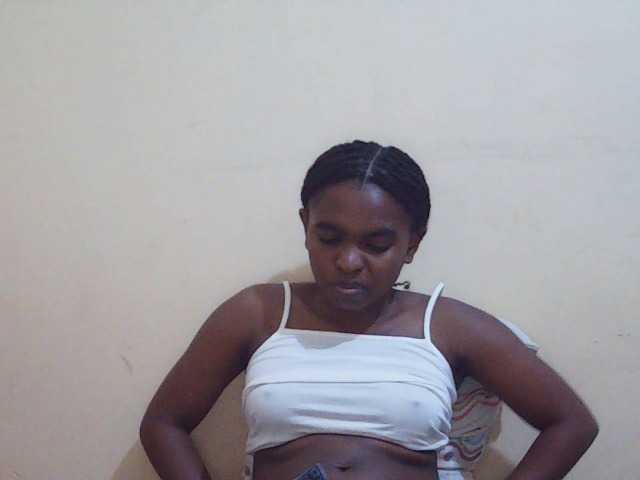 Sweetdiva2 live cam on BongaCams