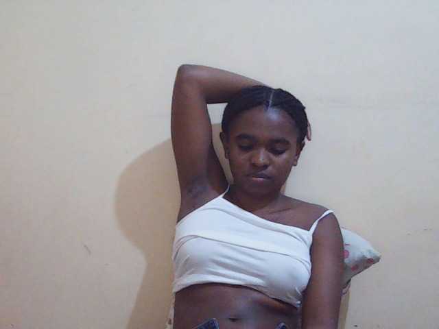 Sweetdiva2 live cam on BongaCams