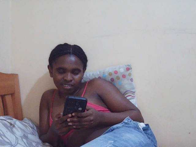 Sweetdiva2 live cam on BongaCams