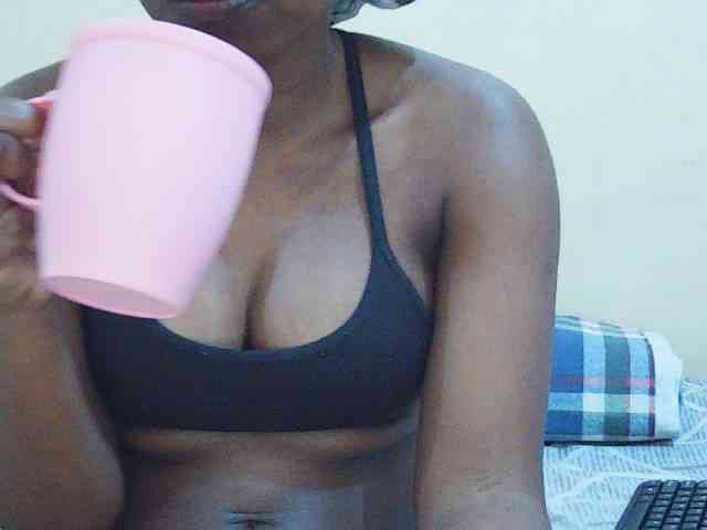 Sweetdiva2 webcam
