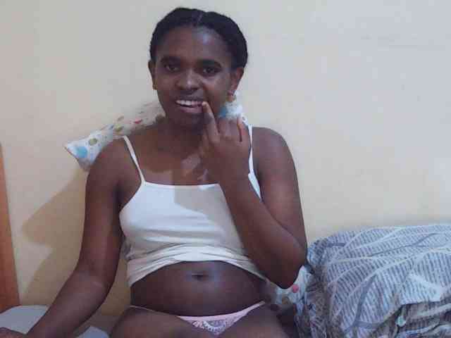 Sweetdiva2 webcam
