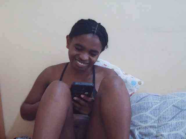 Sweetdiva2 webcam