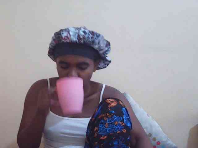 Sweetdiva2 webcam