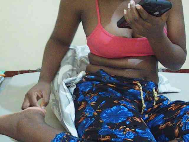 Sweetdiva2 webcam