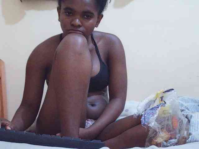 Sweetdiva2 webcam