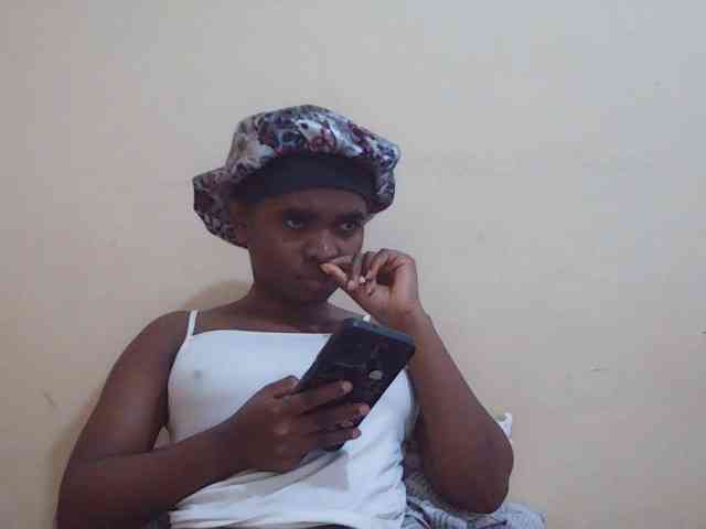 Sweetdiva2 webcam