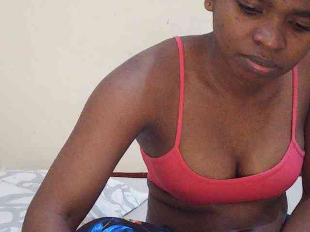 Sweetdiva2 webcam